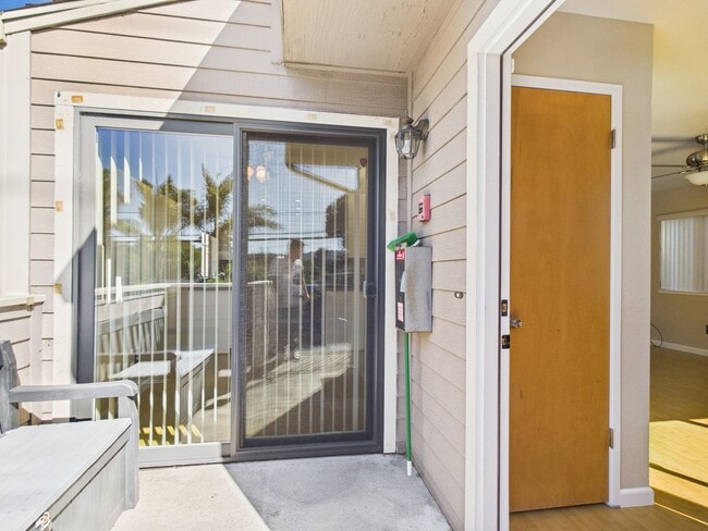 Building Photo - 2/2 Monterey Condo now available for rent