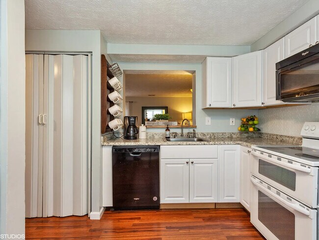 Building Photo - 9504 Quarry Bridge Ct