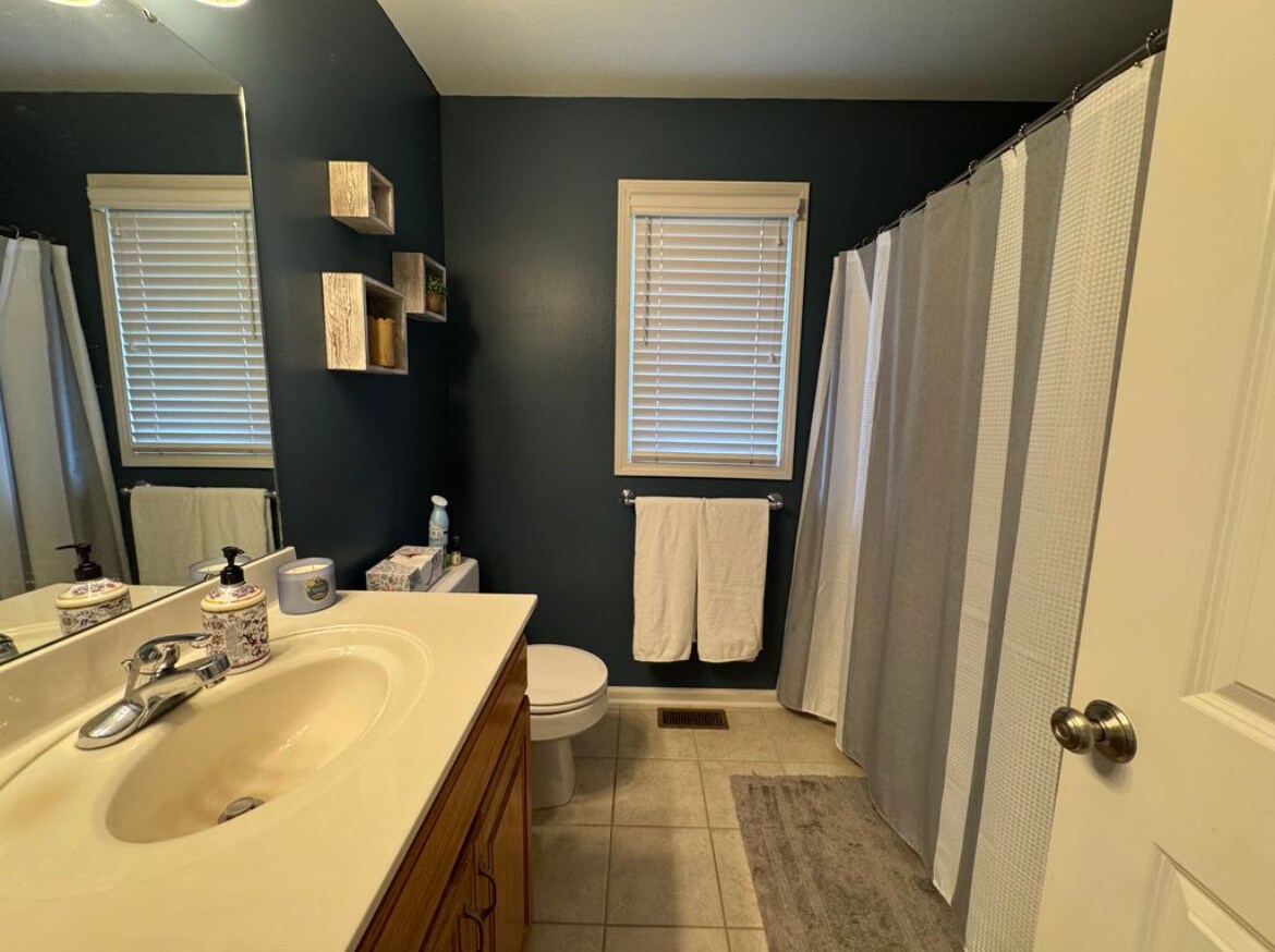 Building Photo - 1380 Stone Creek Dr