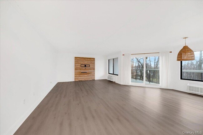 Building Photo - 500 High Point Dr