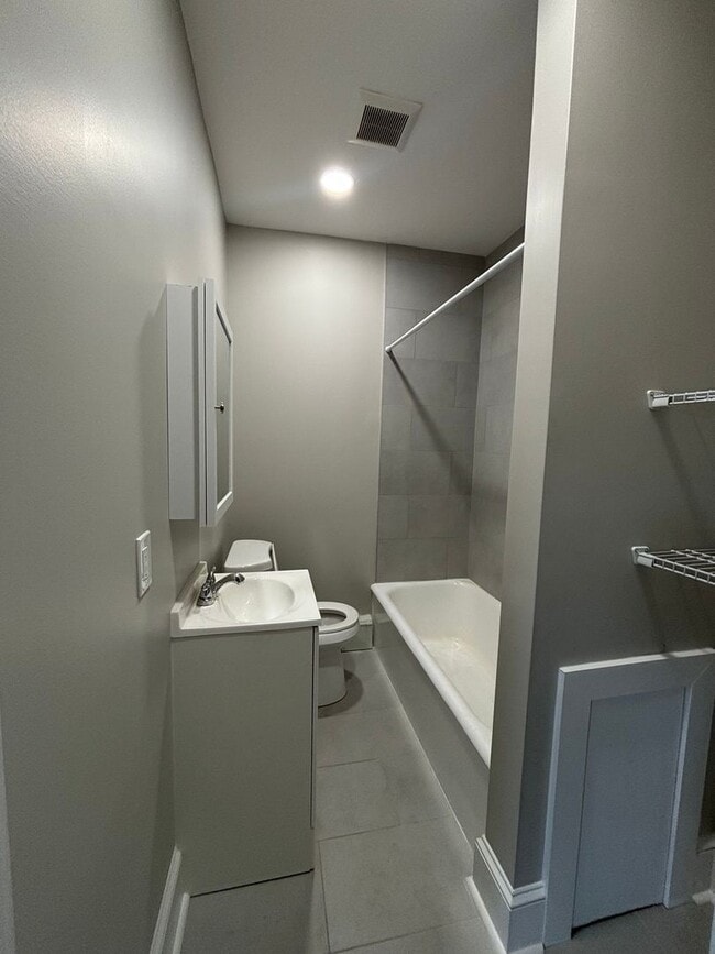 Building Photo - 527 Chester Pike