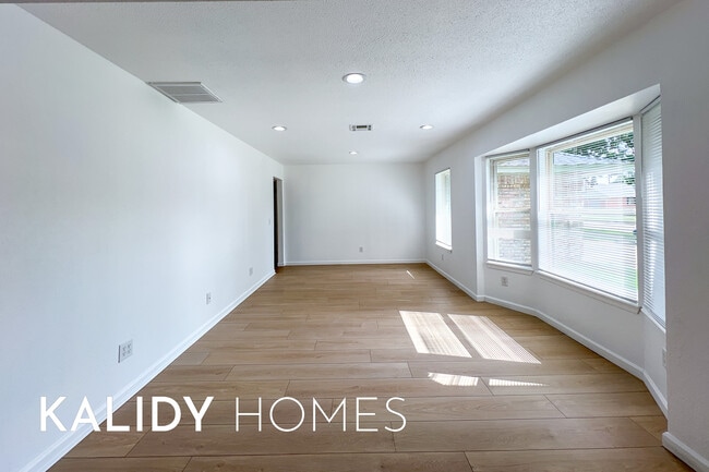 Building Photo - 3501 Baird Dr