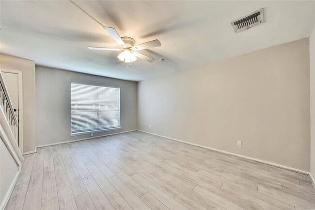 Building Photo - 8219 Summer Side Dr