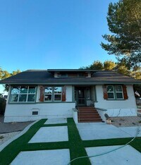 Building Photo - 2 bedroom 2 bath home close to downtown