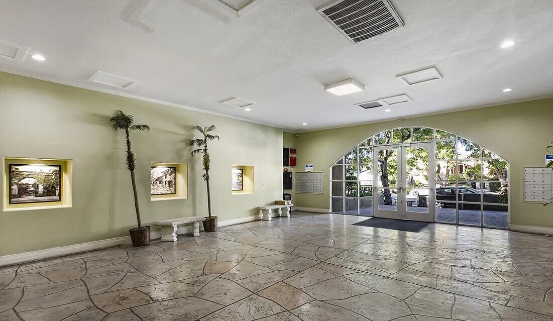 Lobby - 6140 Monterey Rd