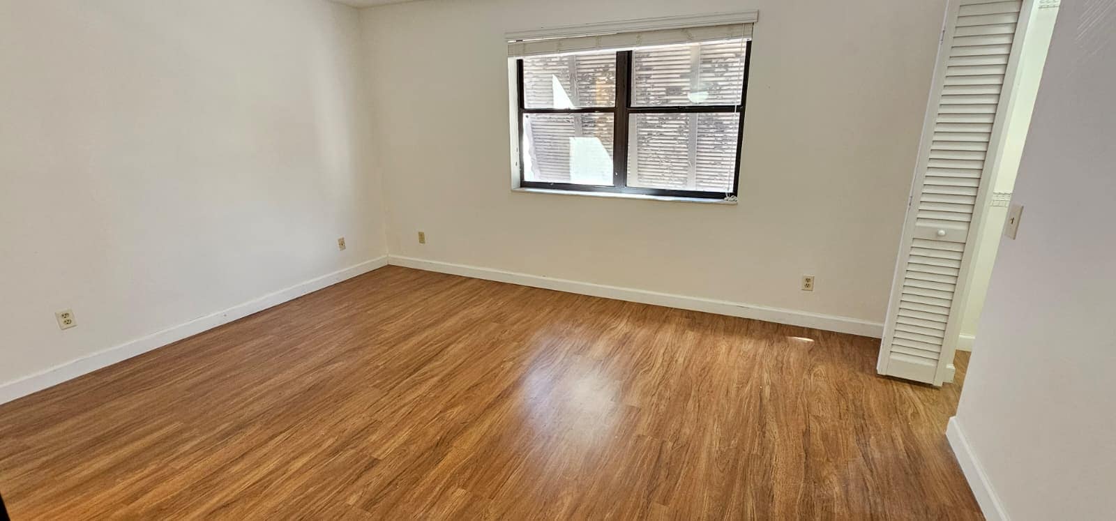 Building Photo - 1017 NW 124th Ave