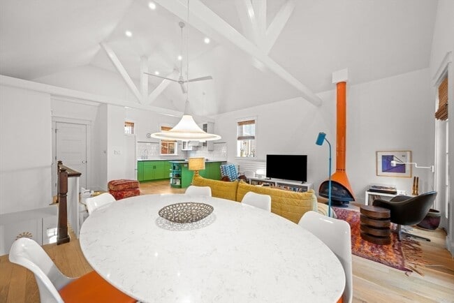 Building Photo - 22 Mitchell St