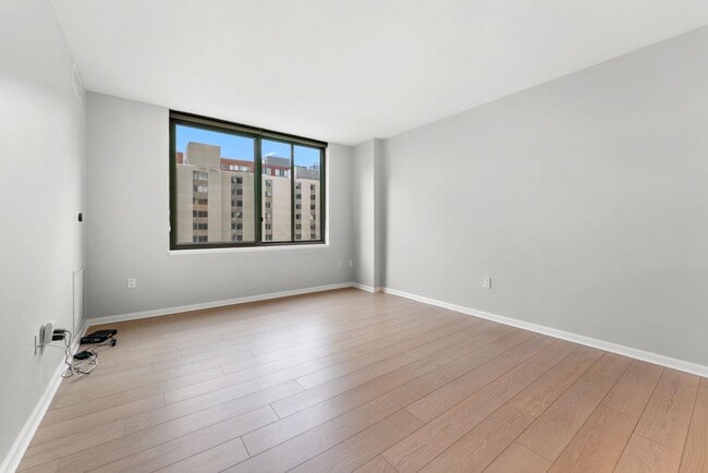 Building Photo - 440 L St NW