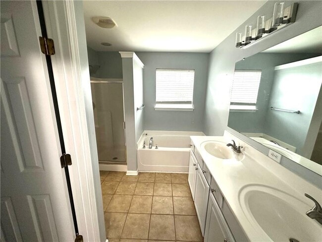 Building Photo - 5496 Village Trace