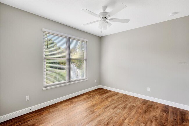 Building Photo - 1604 Rowland Dr