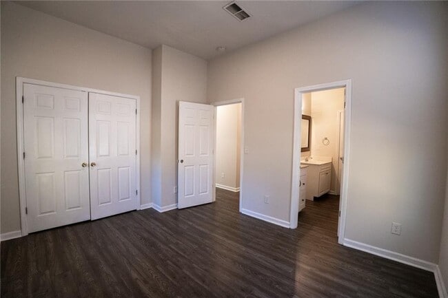 Building Photo - 965 Harwell St NW