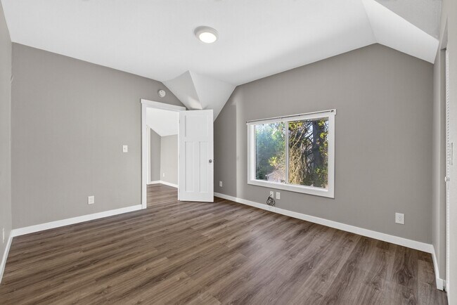 Building Photo - Modern 1-Bed Apartment in Heart of Tacoma