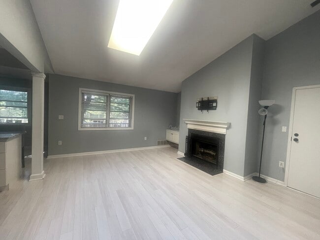 Building Photo - 3009 Hockley Dr