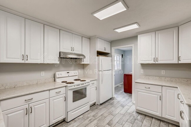 Building Photo - 1733 Iola St