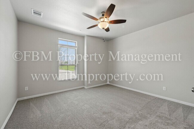 Building Photo - 2120 Dena Dr