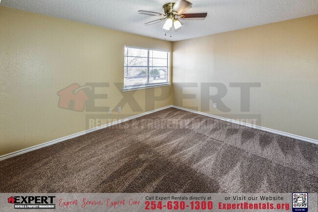 Building Photo - 1233 Royal Crest Dr