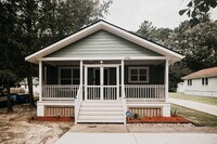 Building Photo - Charming 3 bed, 2 bath Mt. Pleasant Rental