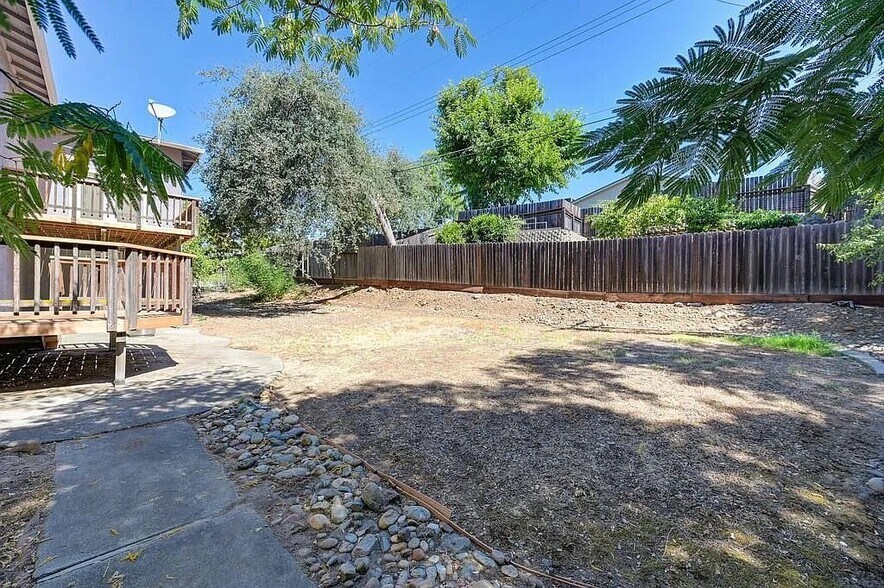 Building Photo - 9487 Dalton Way