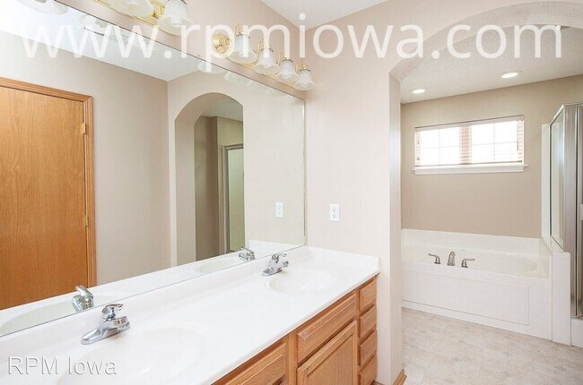 Building Photo - 4 br, 2.5 bath House - 6400 Stanmore Court