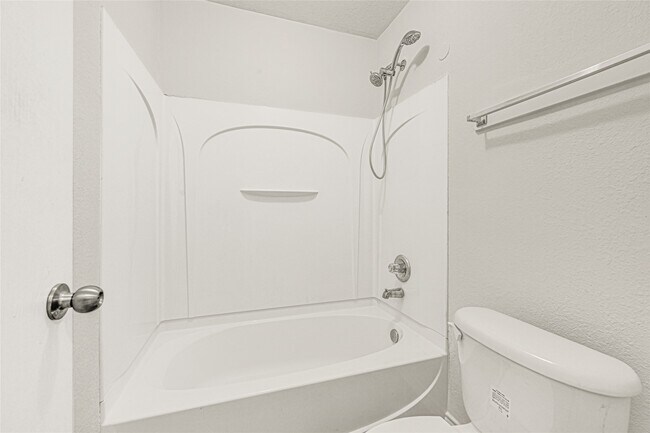 Building Photo - 1630 Trail Oaks Ct