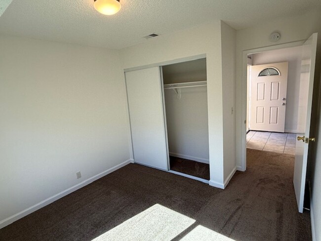 Building Photo - Beautiful 3-Bedroom Benicia Home