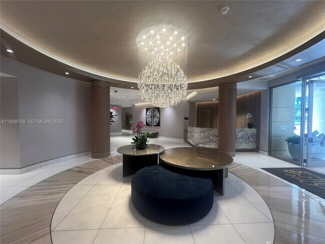 Building Photo - 888 Brickell Key Dr