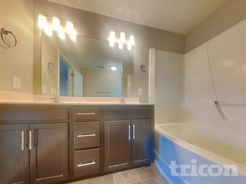 Building Photo - 515 Magnolia Dr