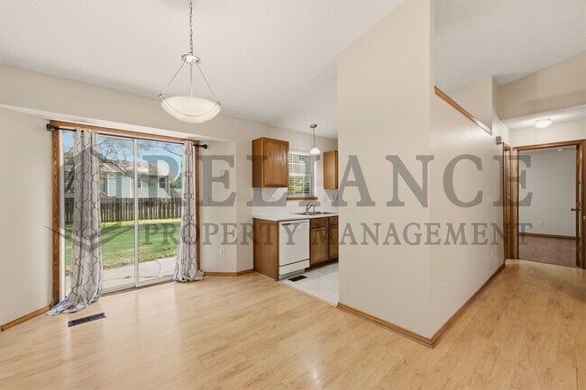 Building Photo - 2770 N Parkridge Ct