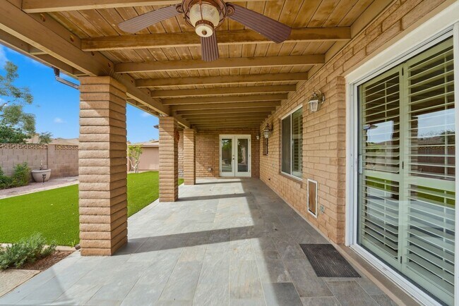 Building Photo - Welcome to this beautiful 5-bedroom, 3-bathroom home in Tempe Arizona!