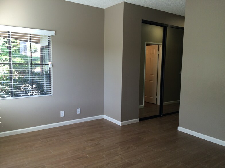 Building Photo - 6955 Sandpiper Pl