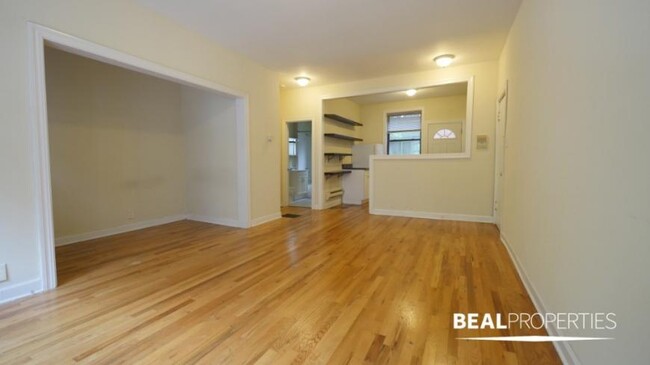 Building Photo - 0 bedroom in CHICAGO IL 60657