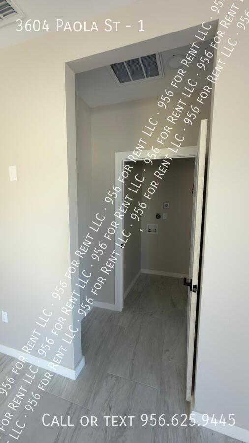 Building Photo - 3604 Paola St