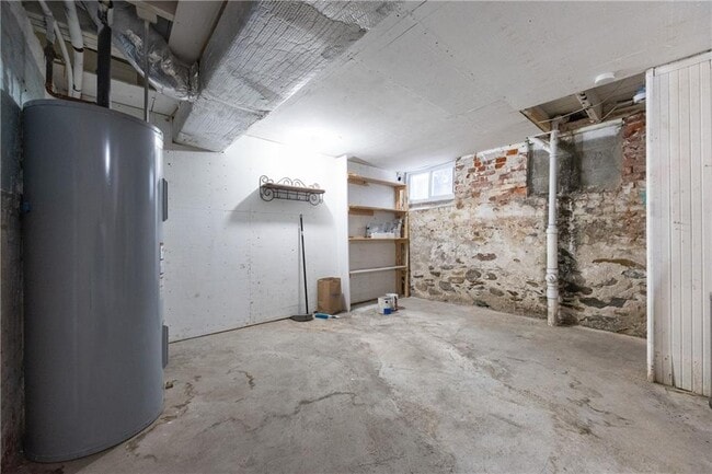 Building Photo - 214 Silver Spring St