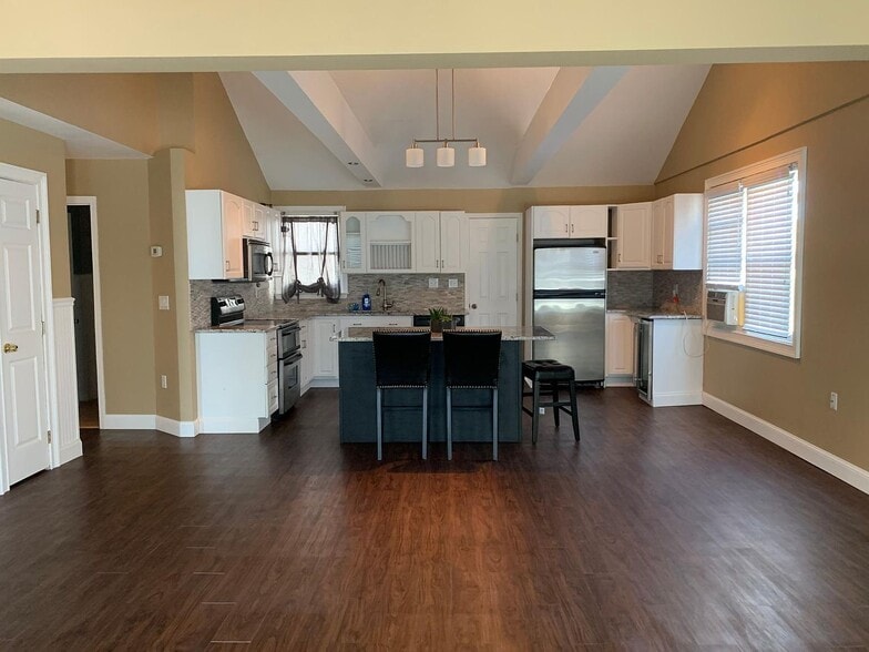 Building Photo - 115 Lighthouse Dr