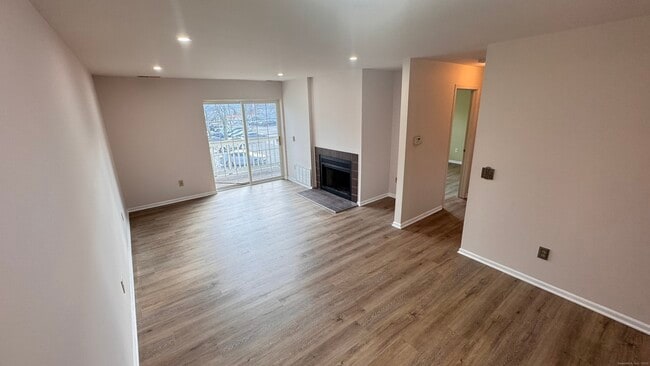 Building Photo - 25 Janet Cir