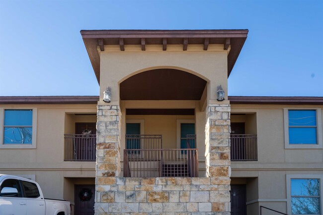 Building Photo - 1022 Dicky Ln