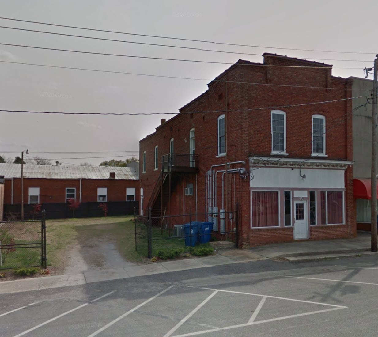 Building Photo - 110 E Railroad St