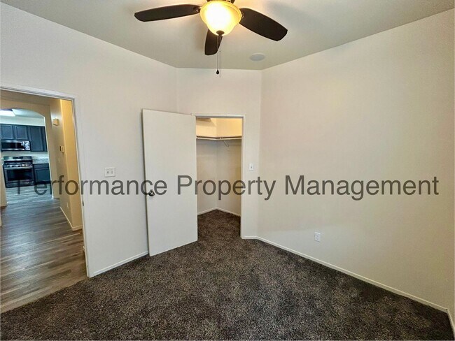 Building Photo - Gorgeous 3 Bed/2 Bath + Office Smart Home ...