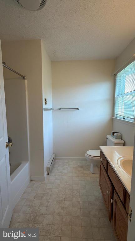 Building Photo - 62 Chadwick Dr