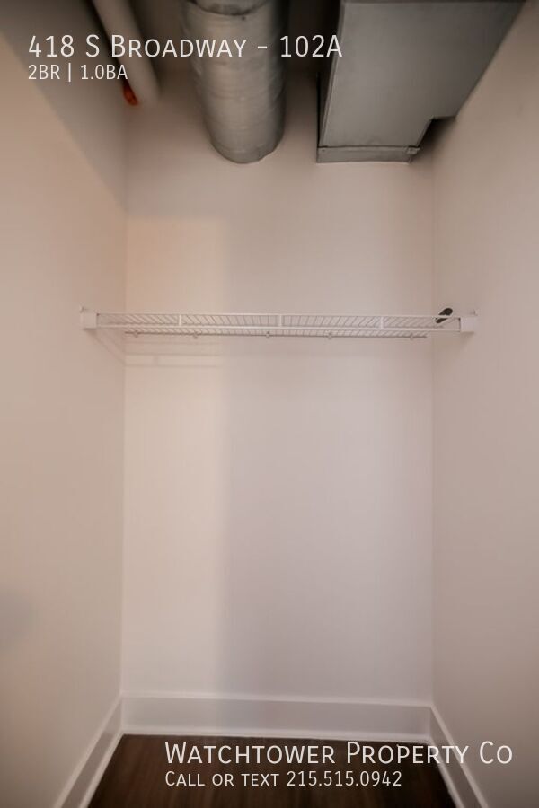 Building Photo - 418 S Broadway-102A