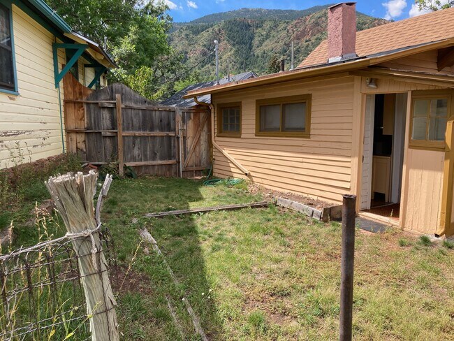 Building Photo - 9 Elk Path