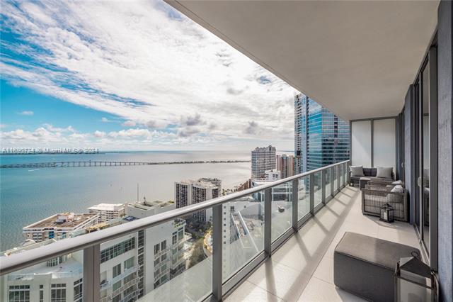 Building Photo - 1300 Brickell Bay Dr