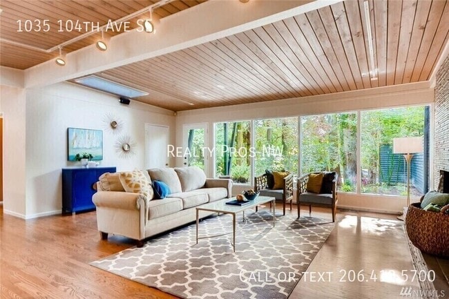 Building Photo - 1035 104th Ave SE