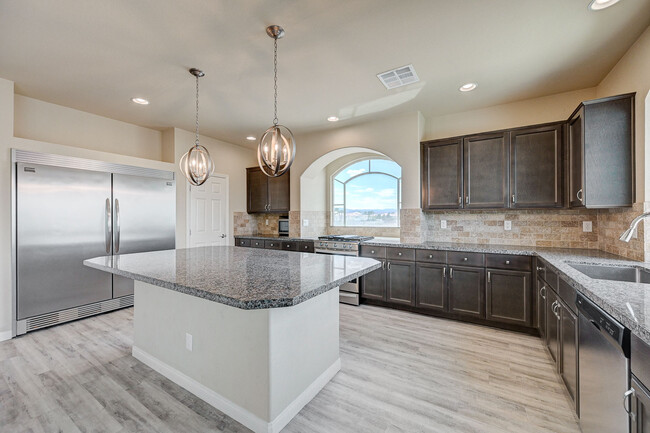 Building Photo - 706 Eros Ct