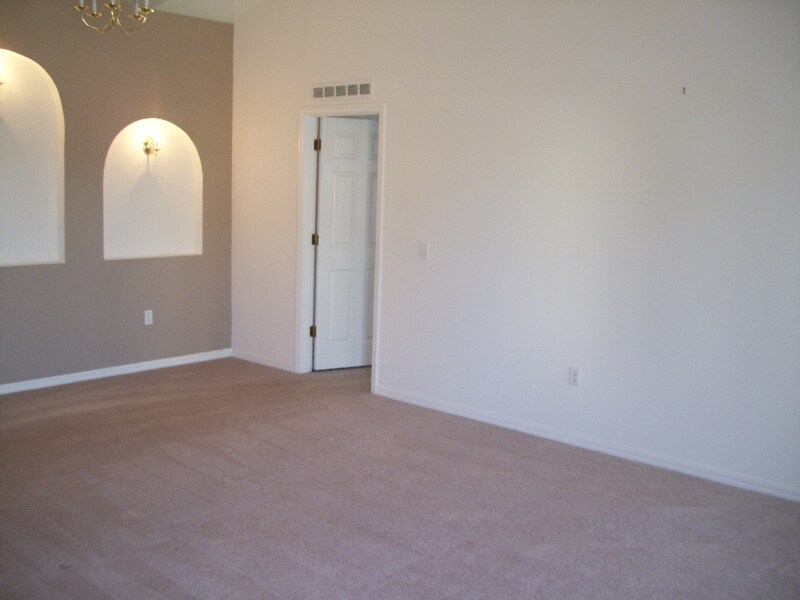 Building Photo - 1628 Myrtle Lake Ave