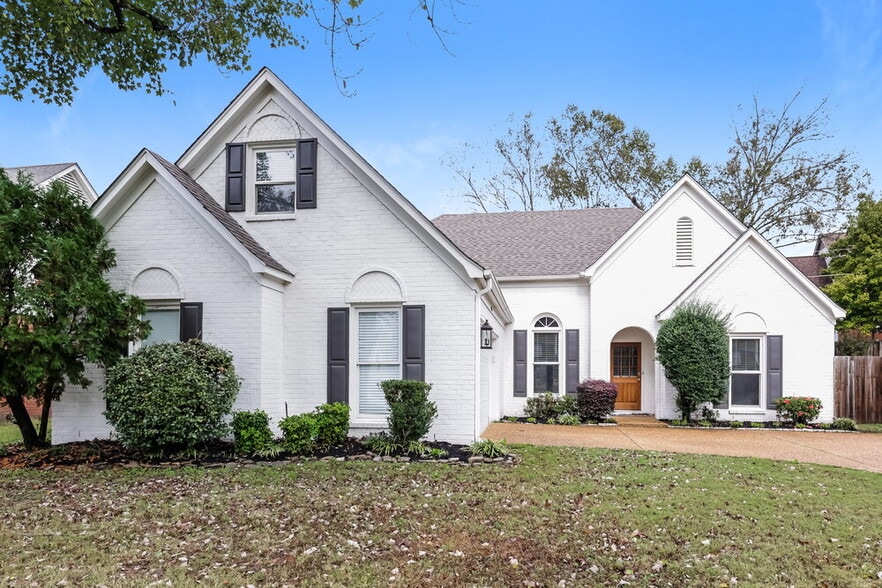 Primary Photo - 8690 Sandy Hill Cove E