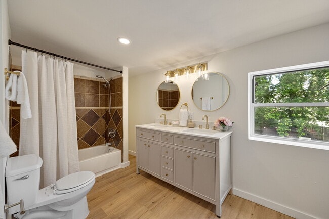 Building Photo - 5385 Reber Pl