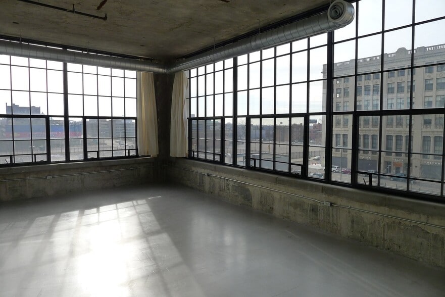 Building Photo - 41 Burroughs St