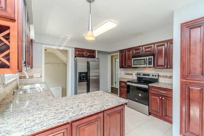 Building Photo - Stunning 4-Bedroom, 2-Bath Home with Modern Upgrades, Finished Basement & 2-Car Garage