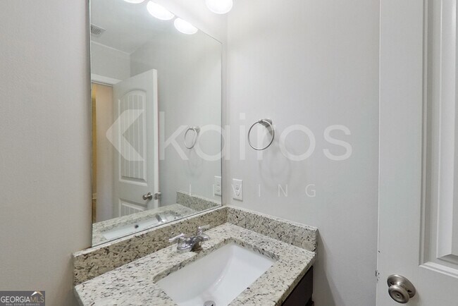 Building Photo - 106 Regis Way